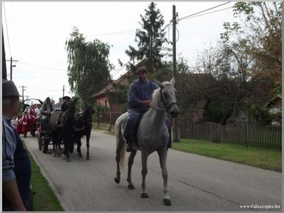 Szüreti felvonulás 2010. - Csati-parti