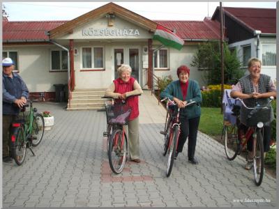 Tövestõl tépjük ki!