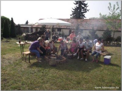 Tavaszköszöntő "batyus majális"